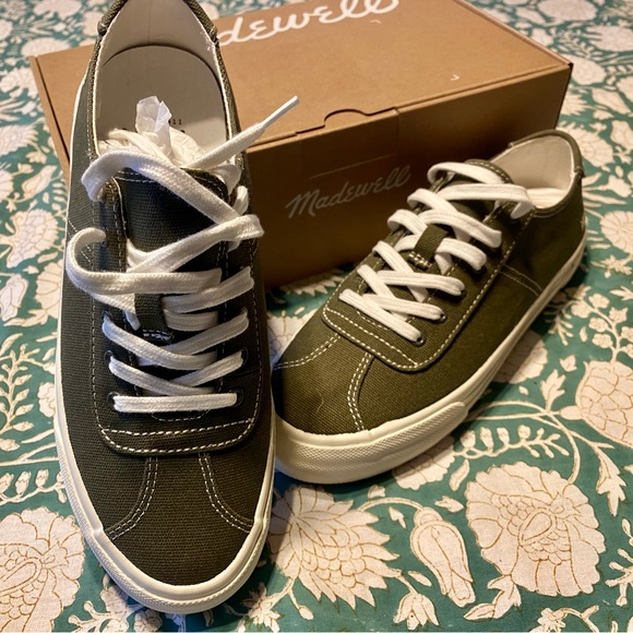 New with tags Madewell canvas low top sneakers in “kale” - Picture 2 of 6